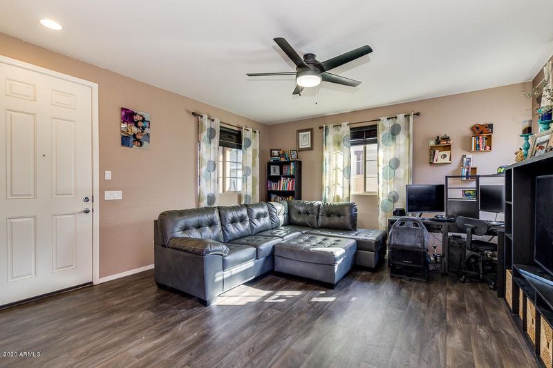 2656 N 73rd Glen, Phoenix, AZ 85035