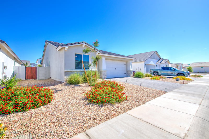 266 Leland Rd, San Tan Valley, AZ 85140