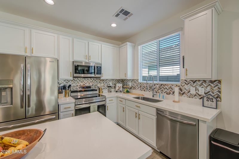 266 Leland Rd, San Tan Valley, AZ 85140