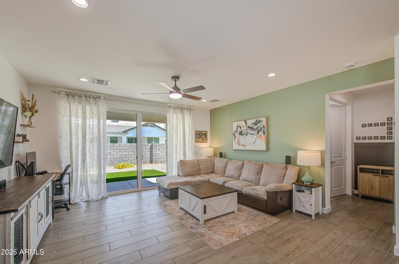 266 Leland Rd, San Tan Valley, AZ 85140