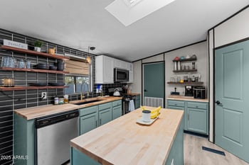 266 Gompers Cir, Morristown, AZ 85342