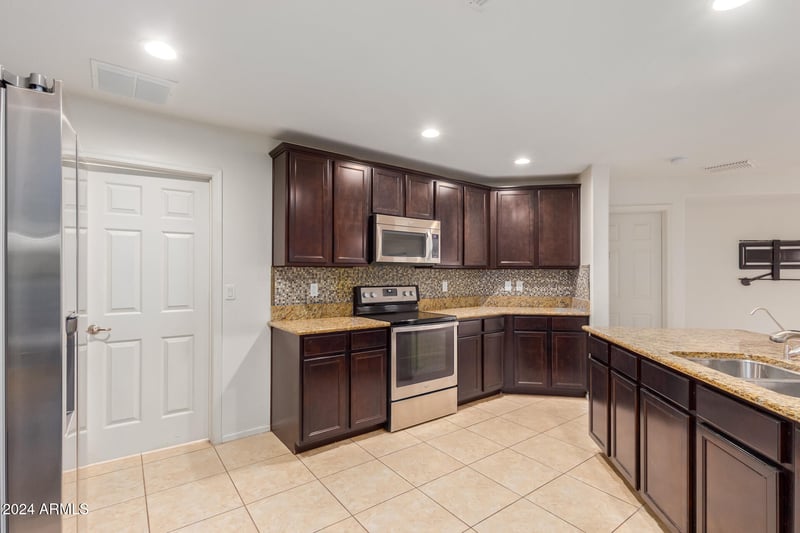 2660 172nd Dr, Goodyear, AZ 85338