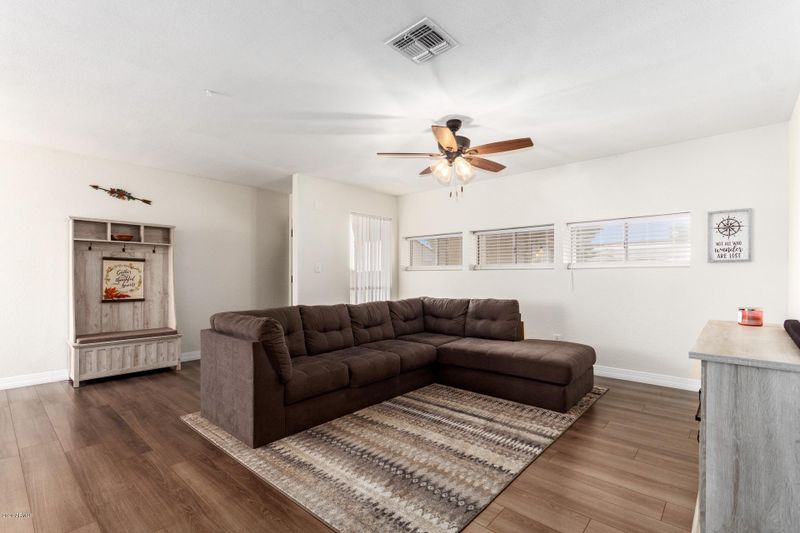 2664 E Oakleaf Dr, Tempe, AZ 85288