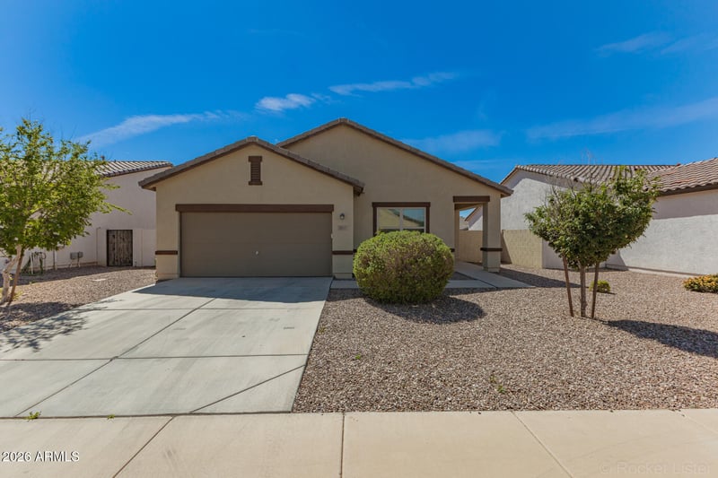 2665 Renegade Trl, San Tan Valley, AZ 85143