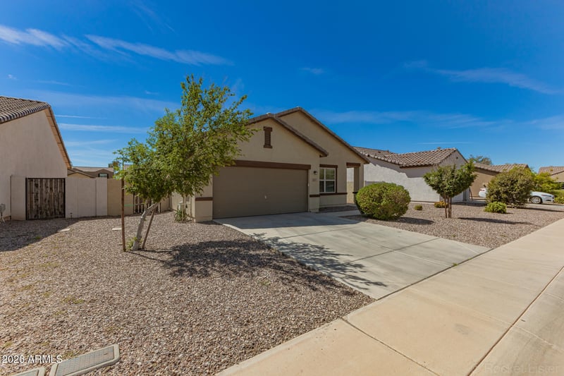 2665 Renegade Trl, San Tan Valley, AZ 85143