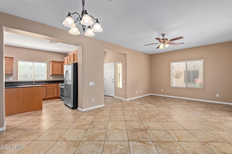 26669 N Babbling Brook Dr, Phoenix, AZ 85083