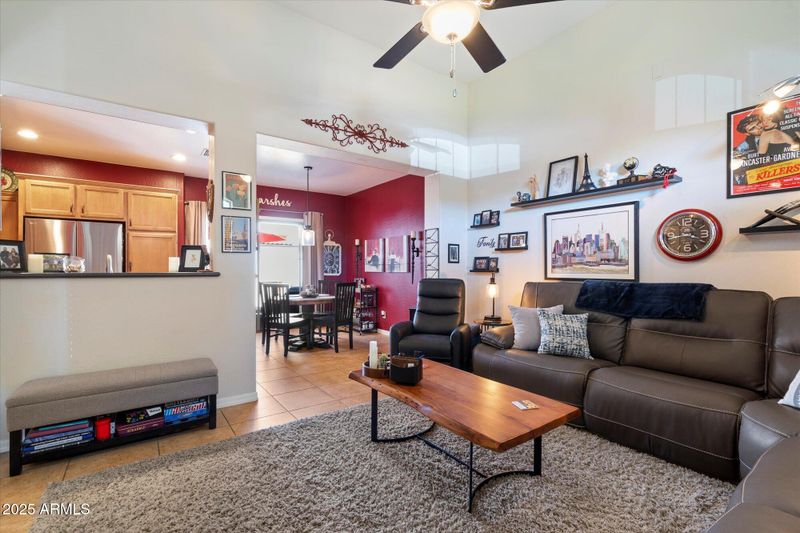 26678 N Babbling Brook Dr, Phoenix, AZ 85083