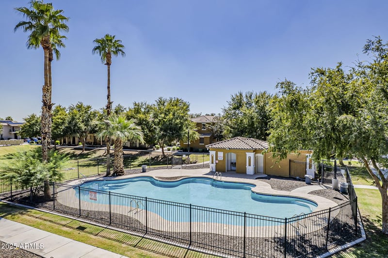 2668 73rd Glen, Phoenix, AZ 85035