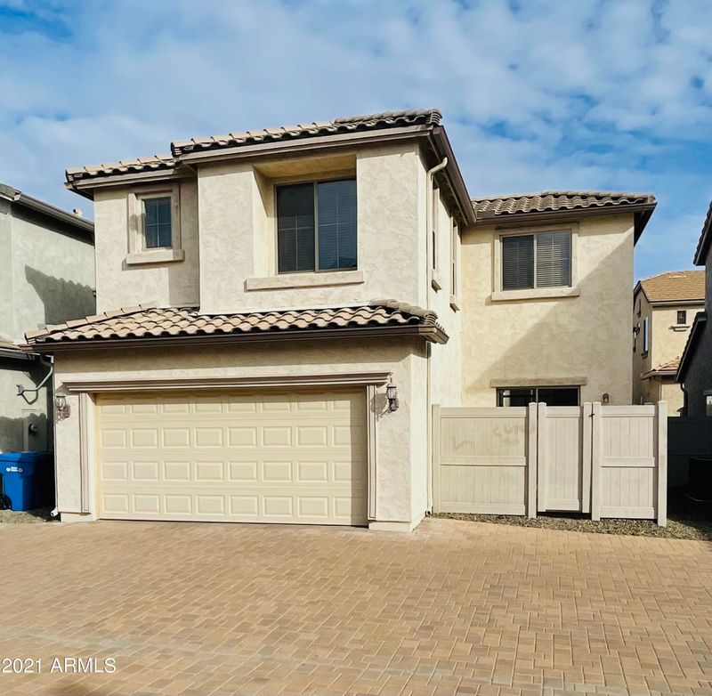 26685 N Babbling Brook Dr, Phoenix, AZ 85083