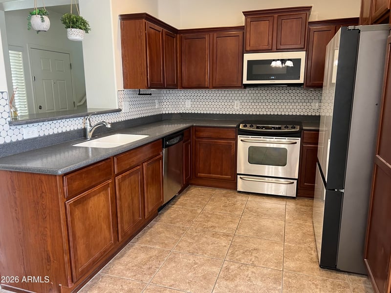 26708 N Babbling Brook Dr, Phoenix, AZ 85083