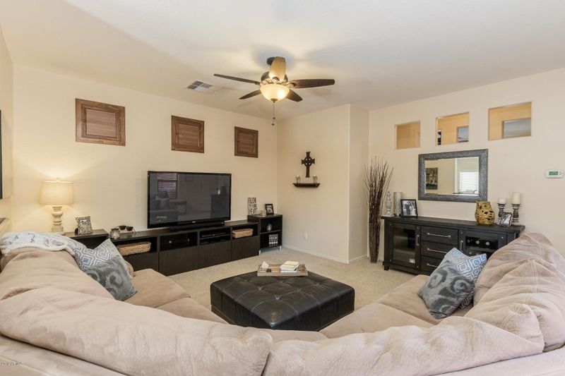2671 E Le Grand Loop, Chandler, AZ 85286