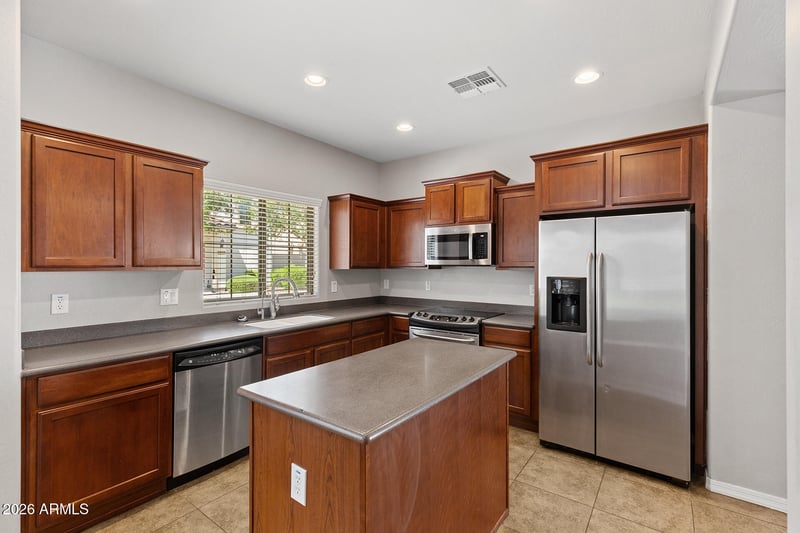 26712 N Babbling Brook Dr, Phoenix, AZ 85083