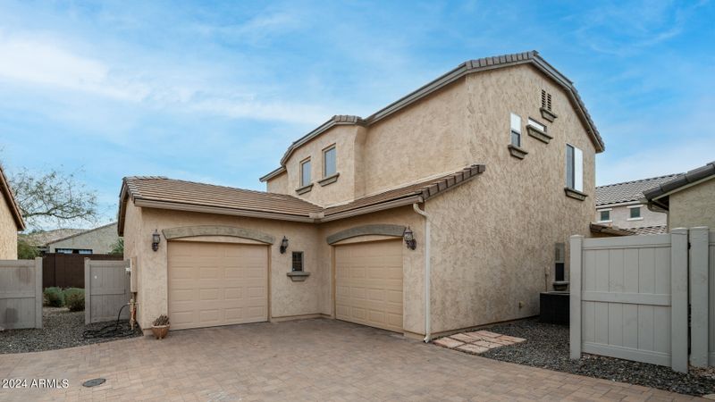 26713 N Babbling Brook Dr, Phoenix, AZ 85083
