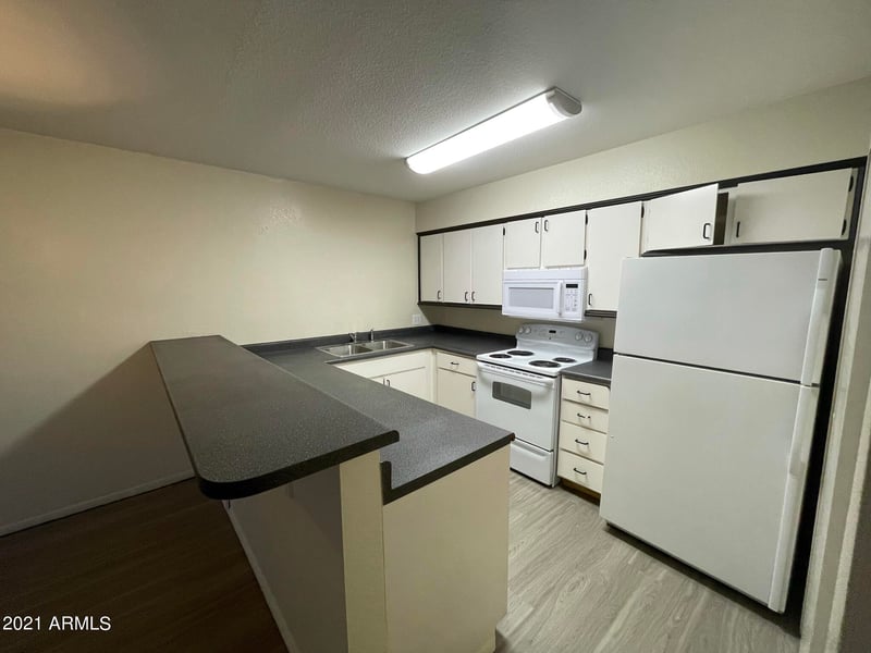 2675 E Silk Oak Dr, Tempe, AZ 85288
