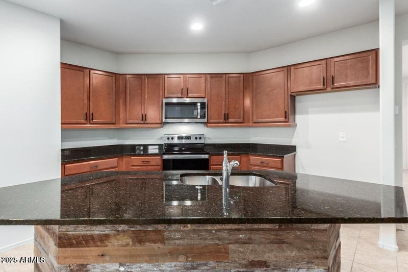 26783 70th Ln, Peoria, AZ 85383