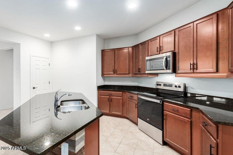26783 70th Ln, Peoria, AZ 85383