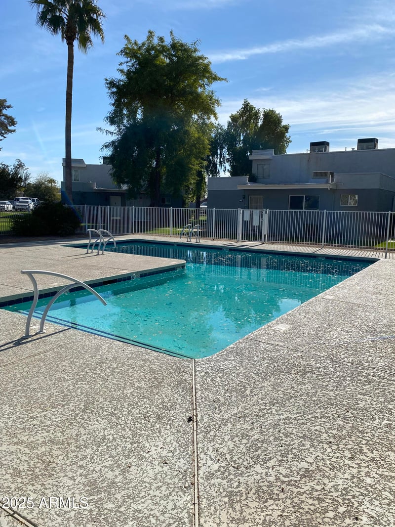 2687 W Ocotillo Rd, Phoenix, AZ 85017