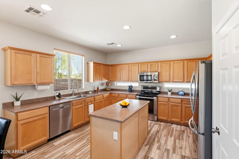 26873 N 84th Ln, Peoria, AZ 85383
