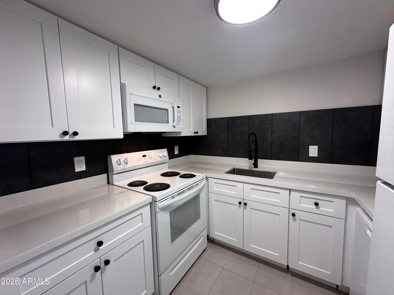 2690 43rd Ave #C, Phoenix, AZ 85009
