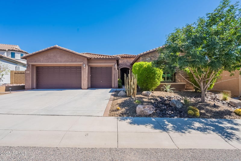 26913 15th Dr, Phoenix, AZ 85085