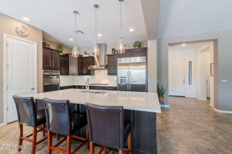 26913 15th Dr, Phoenix, AZ 85085