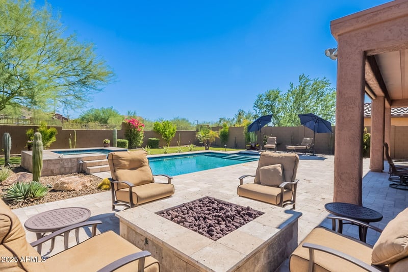 26913 15th Dr, Phoenix, AZ 85085
