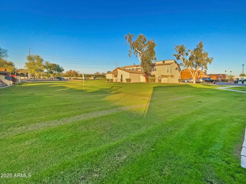 2692 E Silk Oak Dr, Tempe, AZ 85288