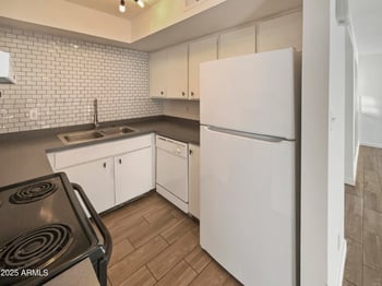 2692 Silk Oak Dr, Tempe, AZ 85288