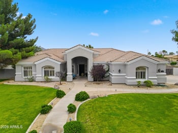 2695 Country Shadows Ct, Gilbert, AZ 85298