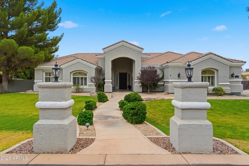 2695 E Country Shadows Ct, Gilbert, AZ 85298