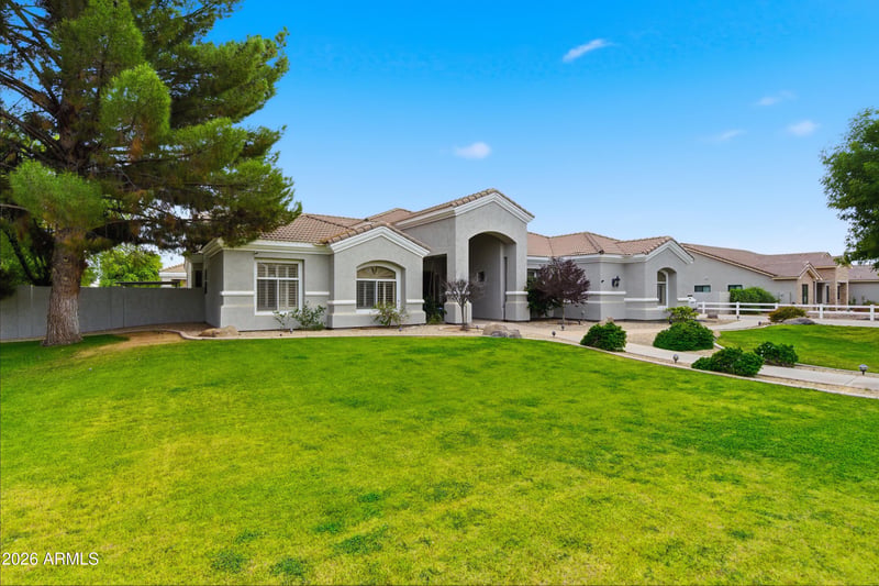 2695 E Country Shadows Ct, Gilbert, AZ 85298