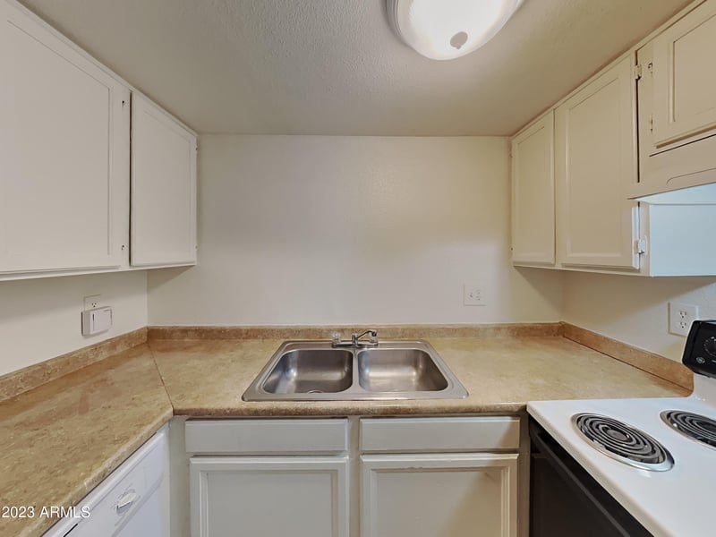 2696 N 43rd Ave #33B, Phoenix, AZ 85009