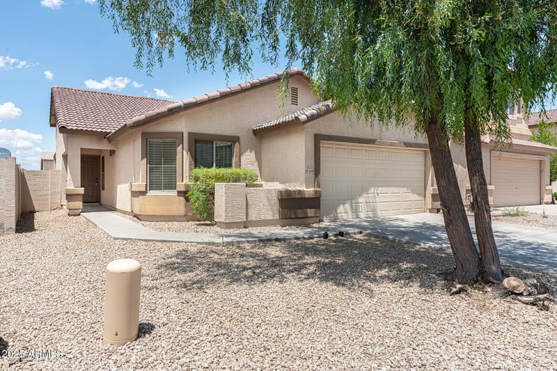 2698 Denim Trl, San Tan Valley, AZ 85143