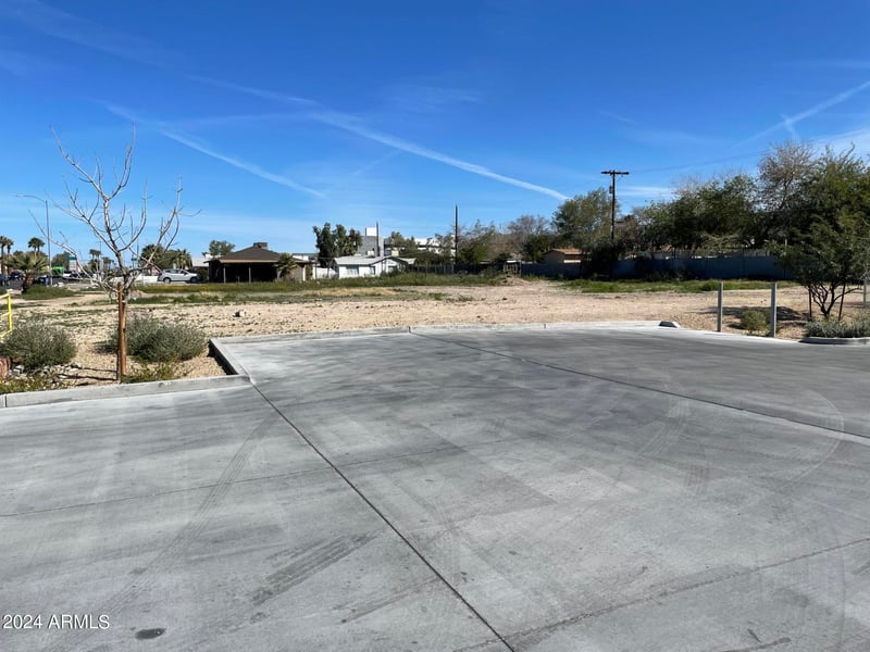 27 Baseline Rd #4, Phoenix, AZ 85042