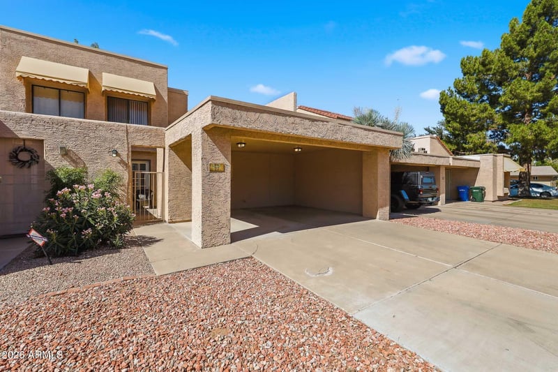 27 E Betty Elyse Ln, Phoenix, AZ 85022