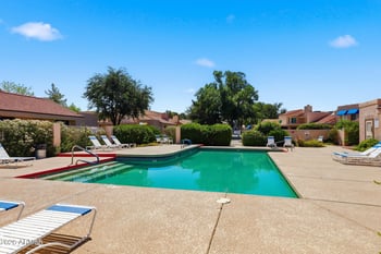 27 Betty Elyse Ln, Phoenix, AZ 85022