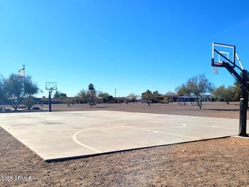 270 Debs Cir, Morristown, AZ 85342