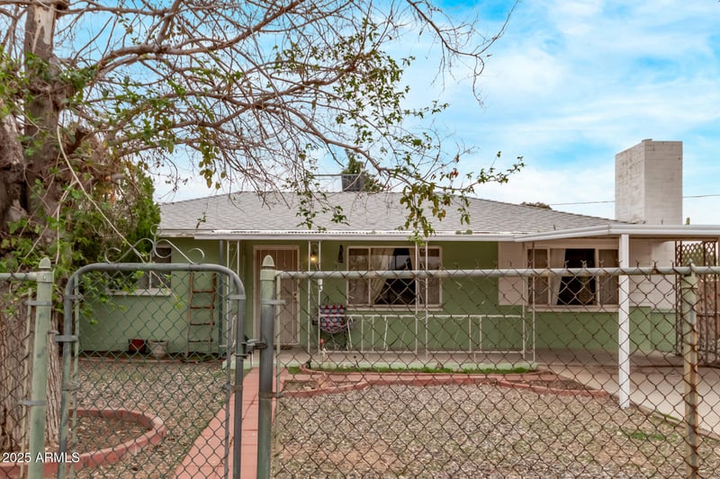 270 Debs Cir, Morristown, AZ 85342