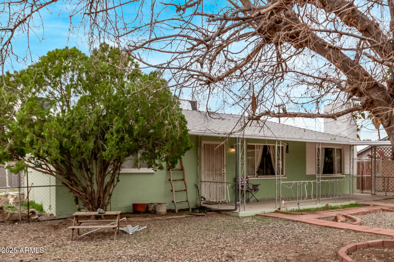 270 Debs Cir, Morristown, AZ 85342