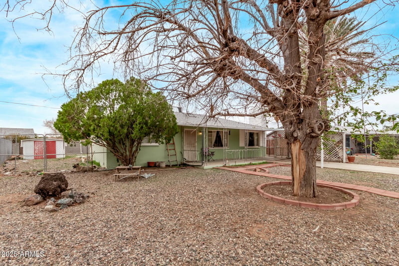 270 Debs Cir, Morristown, AZ 85342