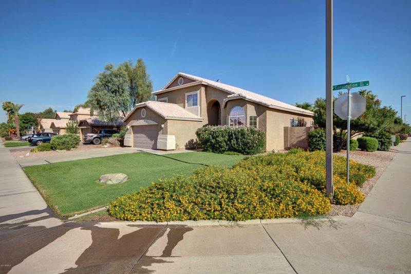 270 W Constitution Dr, Gilbert, AZ 85233