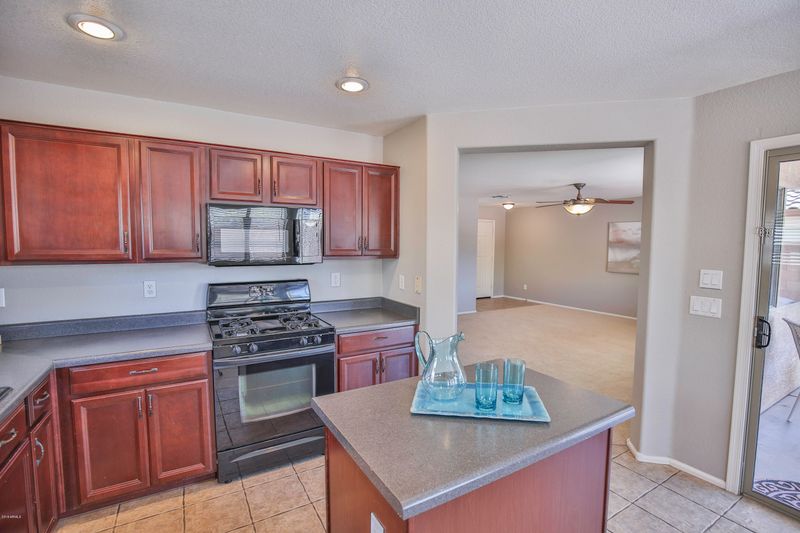 270 W Corriente Ct, San Tan Valley, AZ 85143