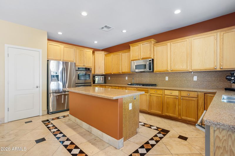2700 E Yellowstone Pl, Chandler, AZ 85249