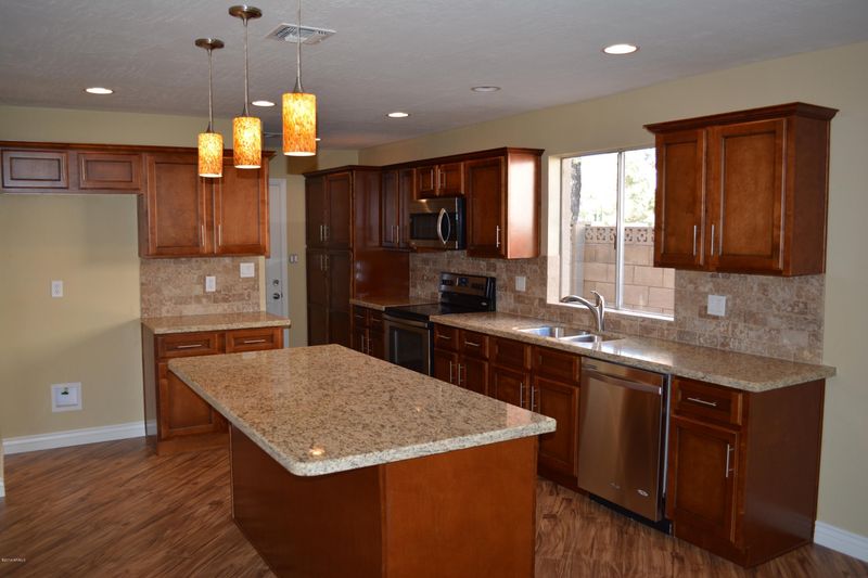 2701 E Sylvia St, Phoenix, AZ 85032