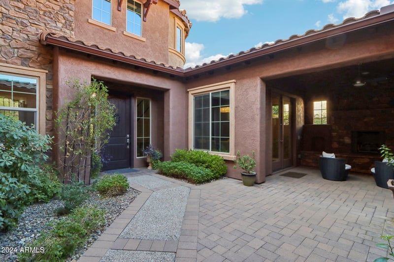 27016 14th Ln, Phoenix, AZ 85085