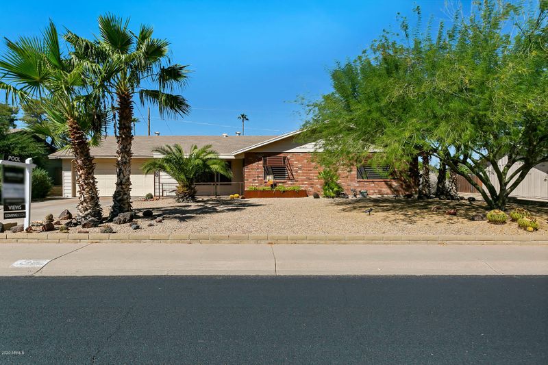 2702 E Cinnabar Ave, Phoenix, AZ 85028