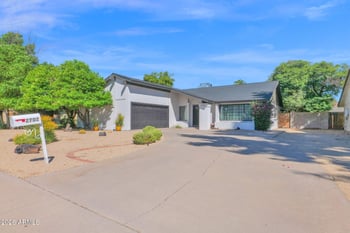 2702 E Corrine Dr, Phoenix, AZ 85032