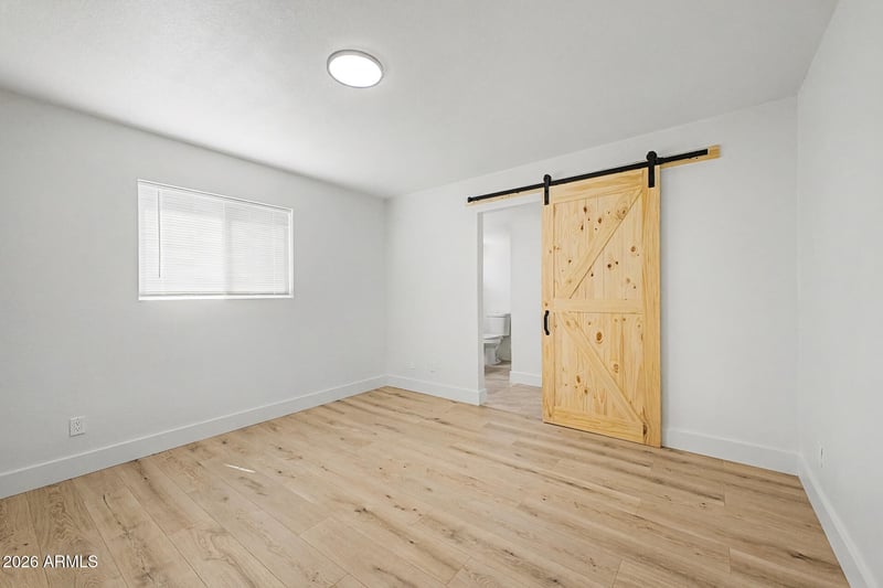 2702 E Grovers Ave, Phoenix, AZ 85032