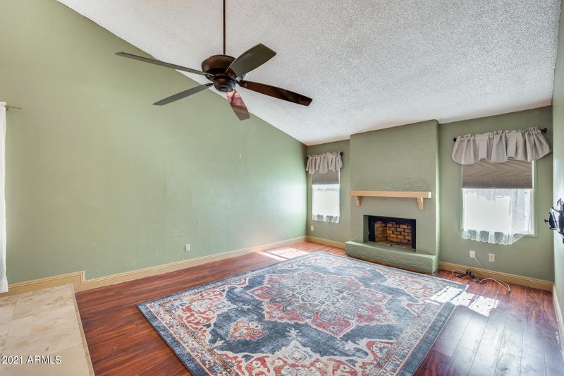 2702 E Kenwood St, Mesa, AZ 85213