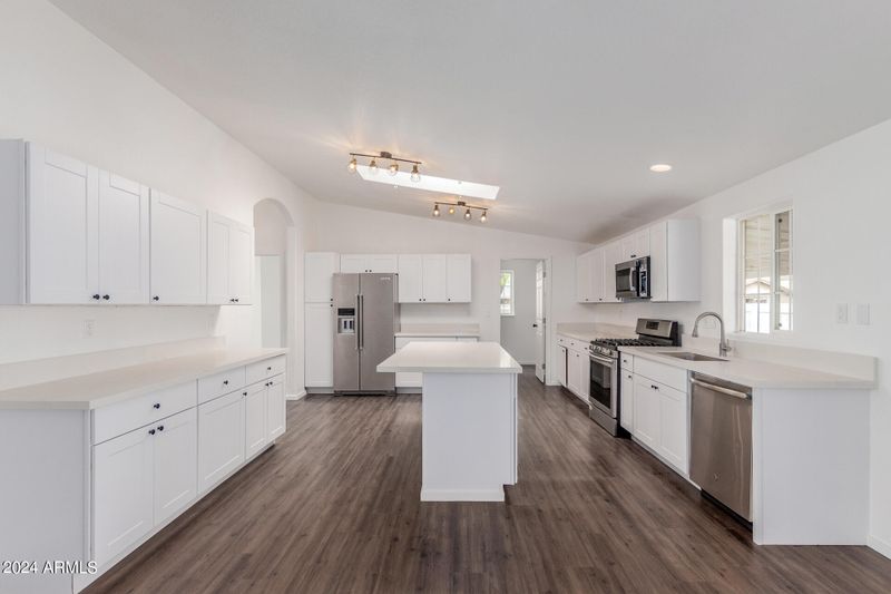 2702 E Kings Ave, Phoenix, AZ 85032
